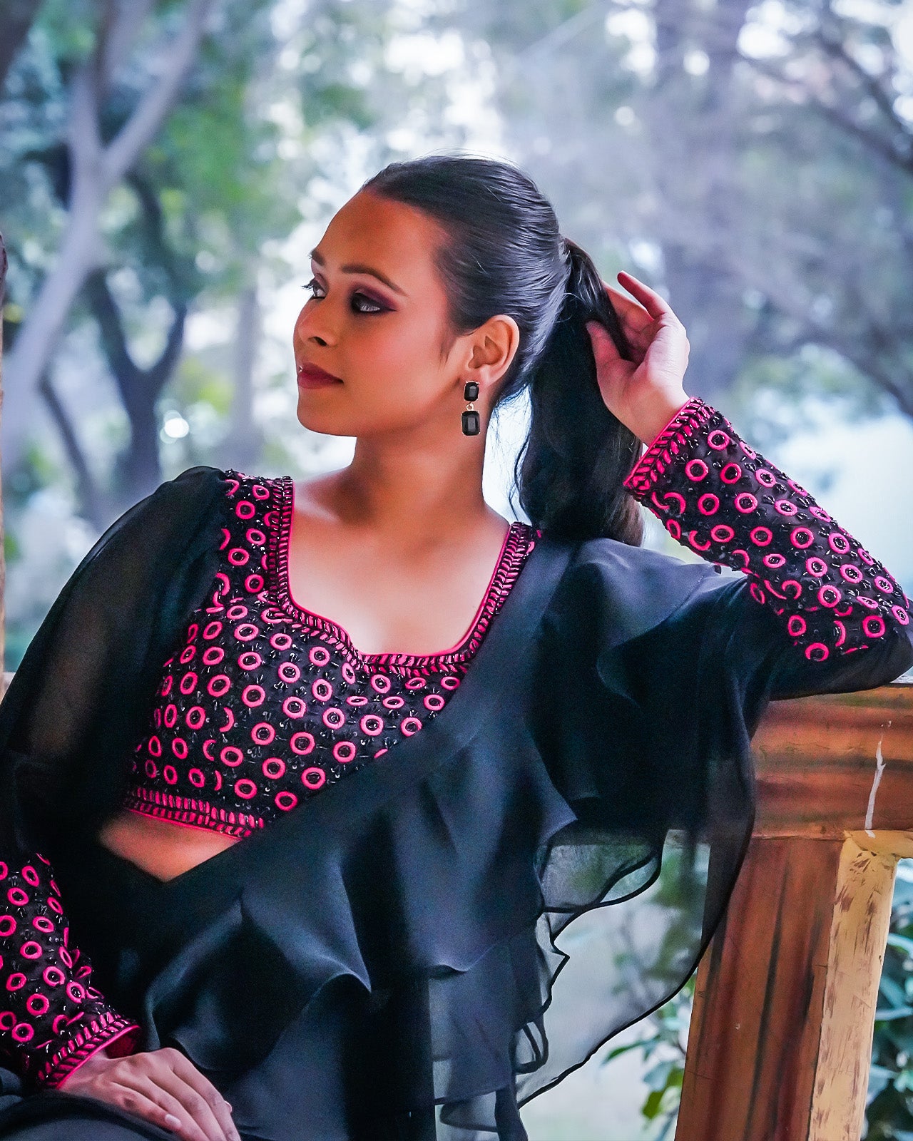 Gulabi Saaya Saree