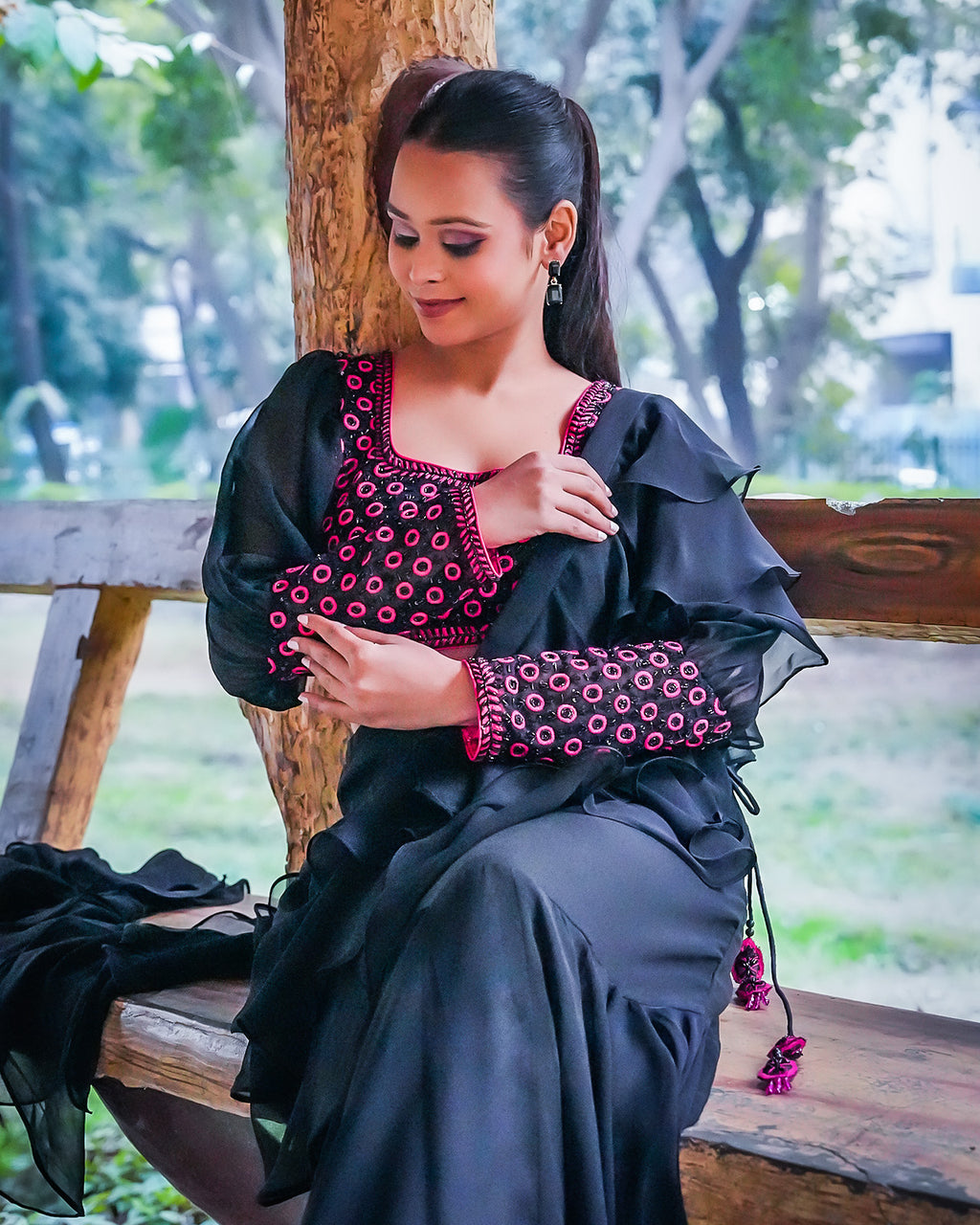 Gulabi Saaya Saree