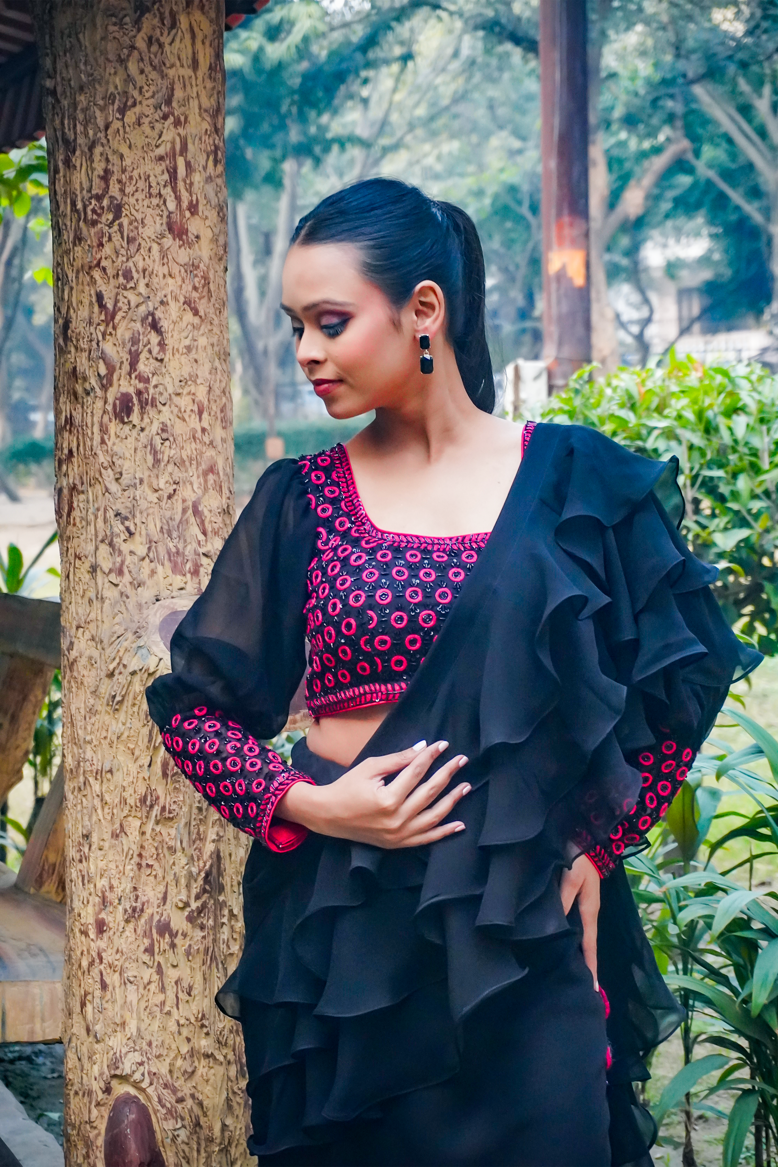Gulabi Saaya Saree