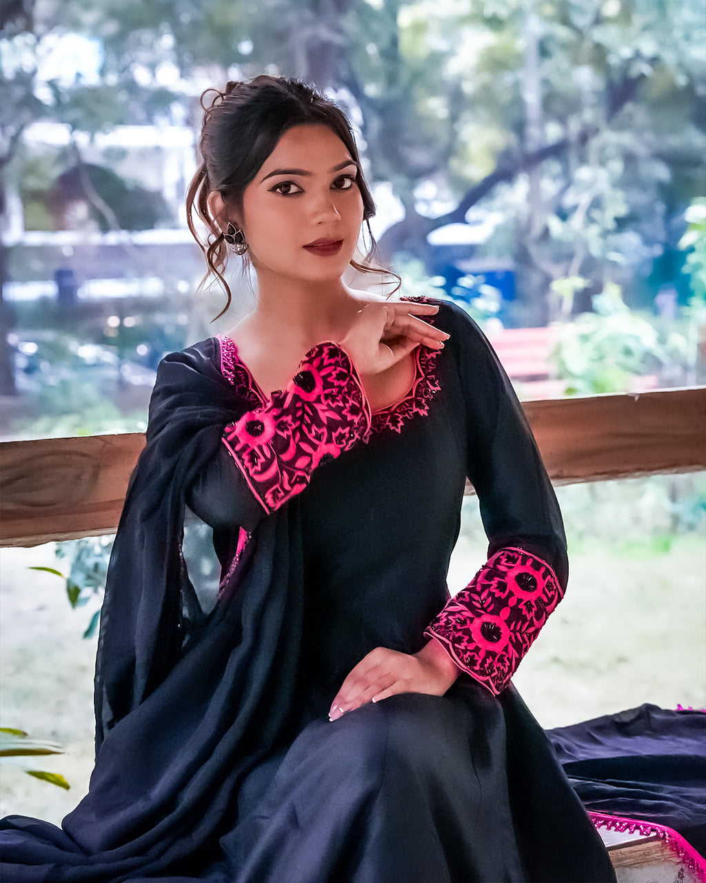 Gulabi Saaya Anarkali