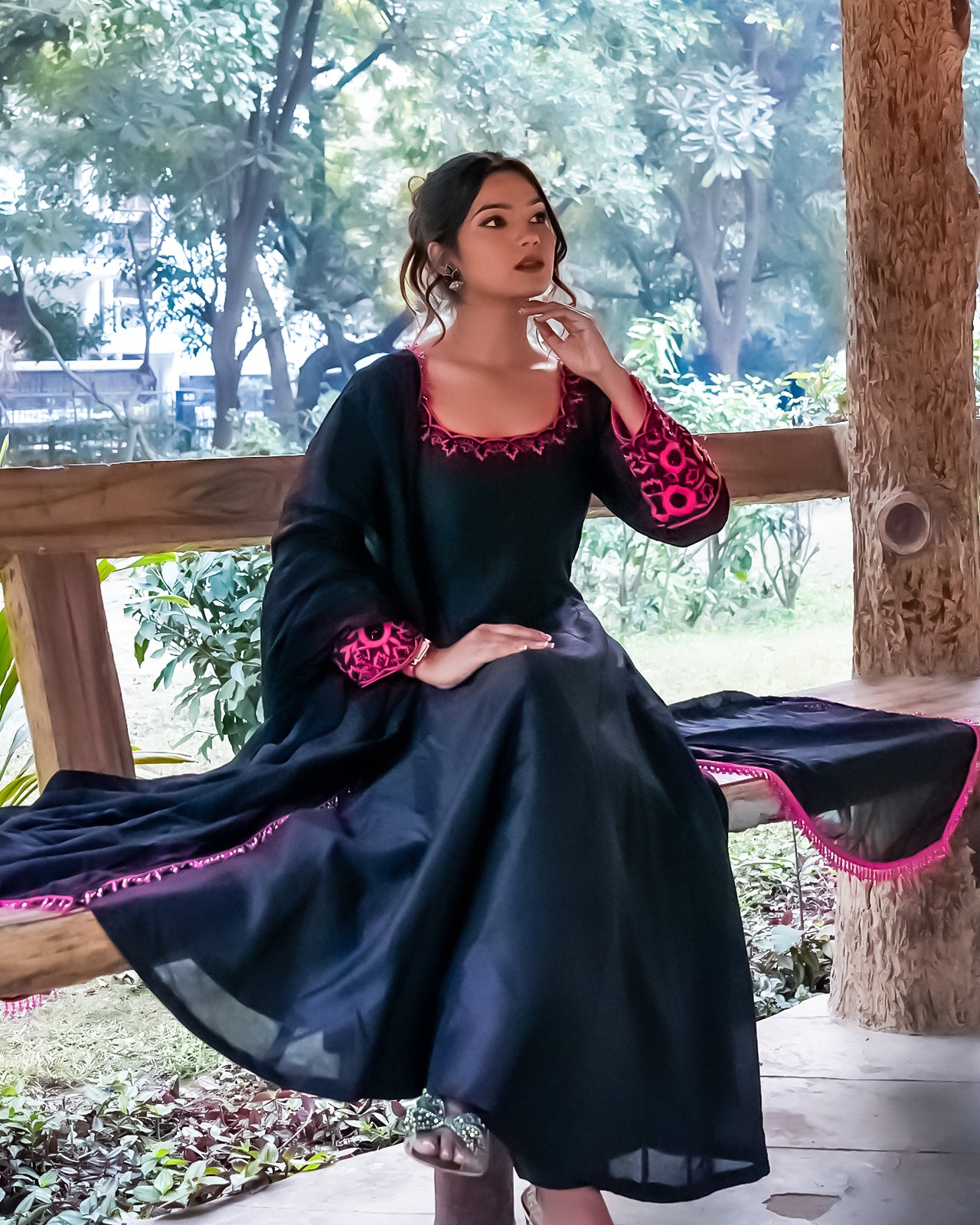 Gulabi Saaya Anarkali