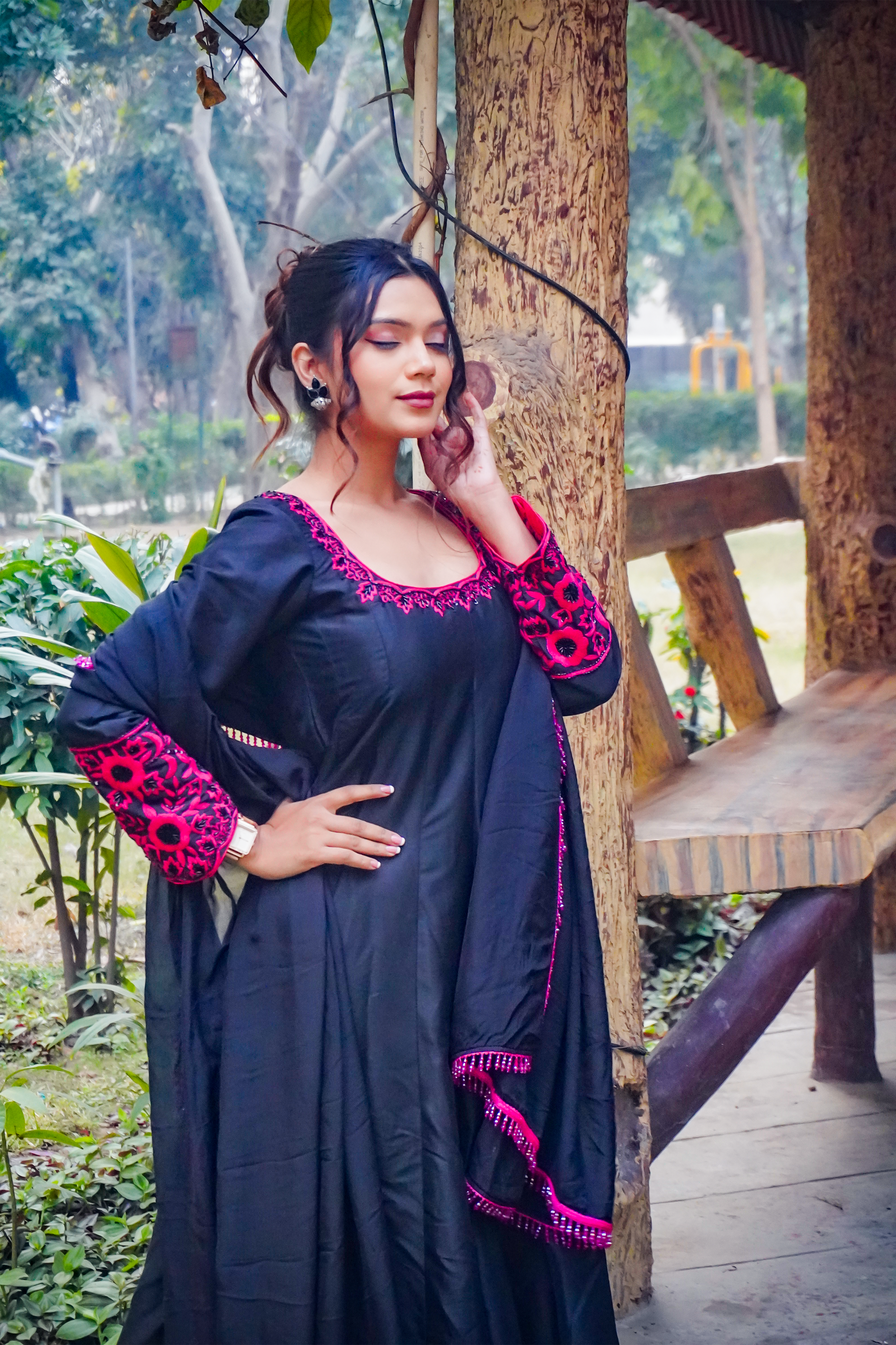Gulabi Saaya Anarkali