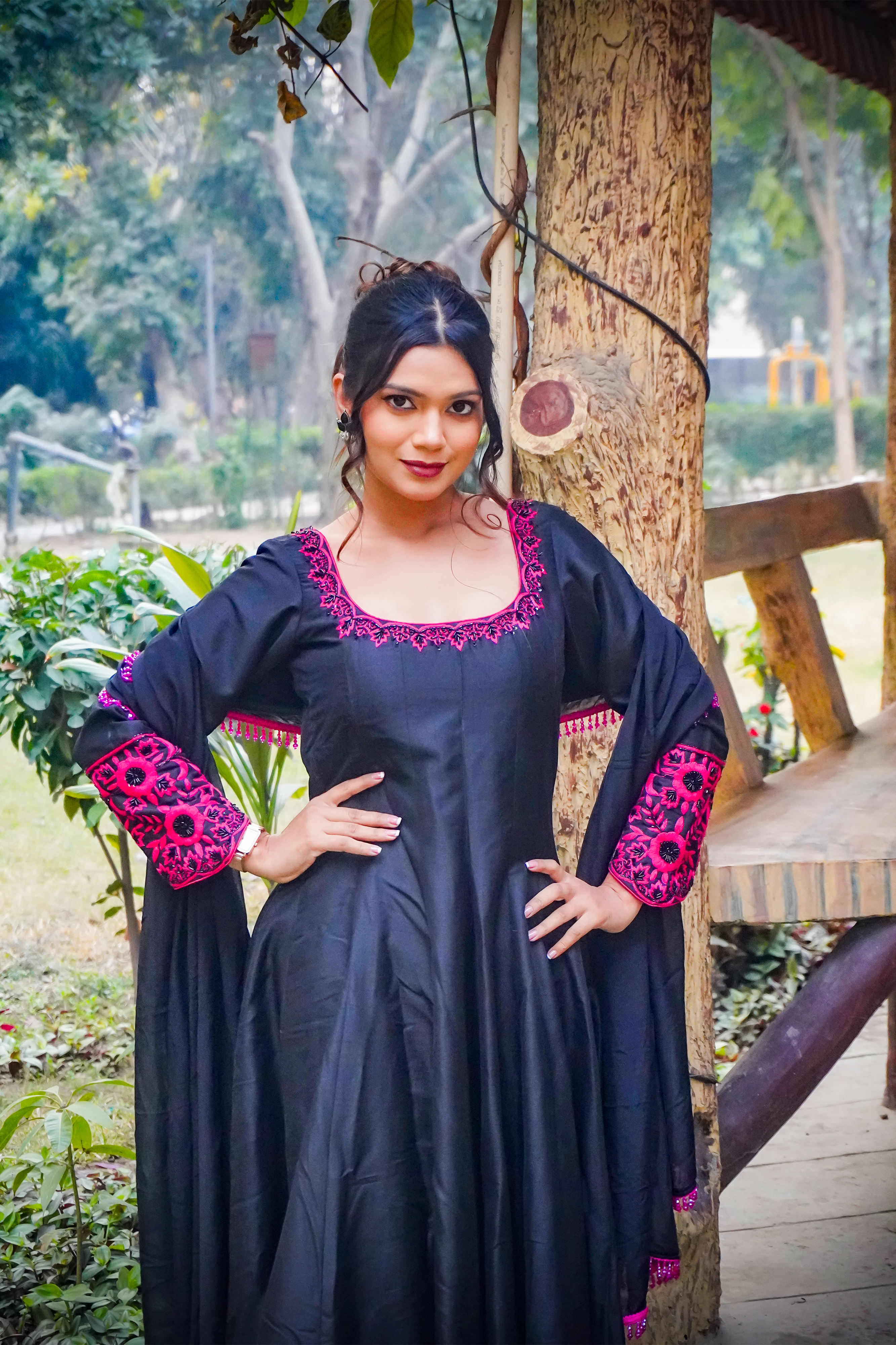 Gulabi Saaya Anarkali