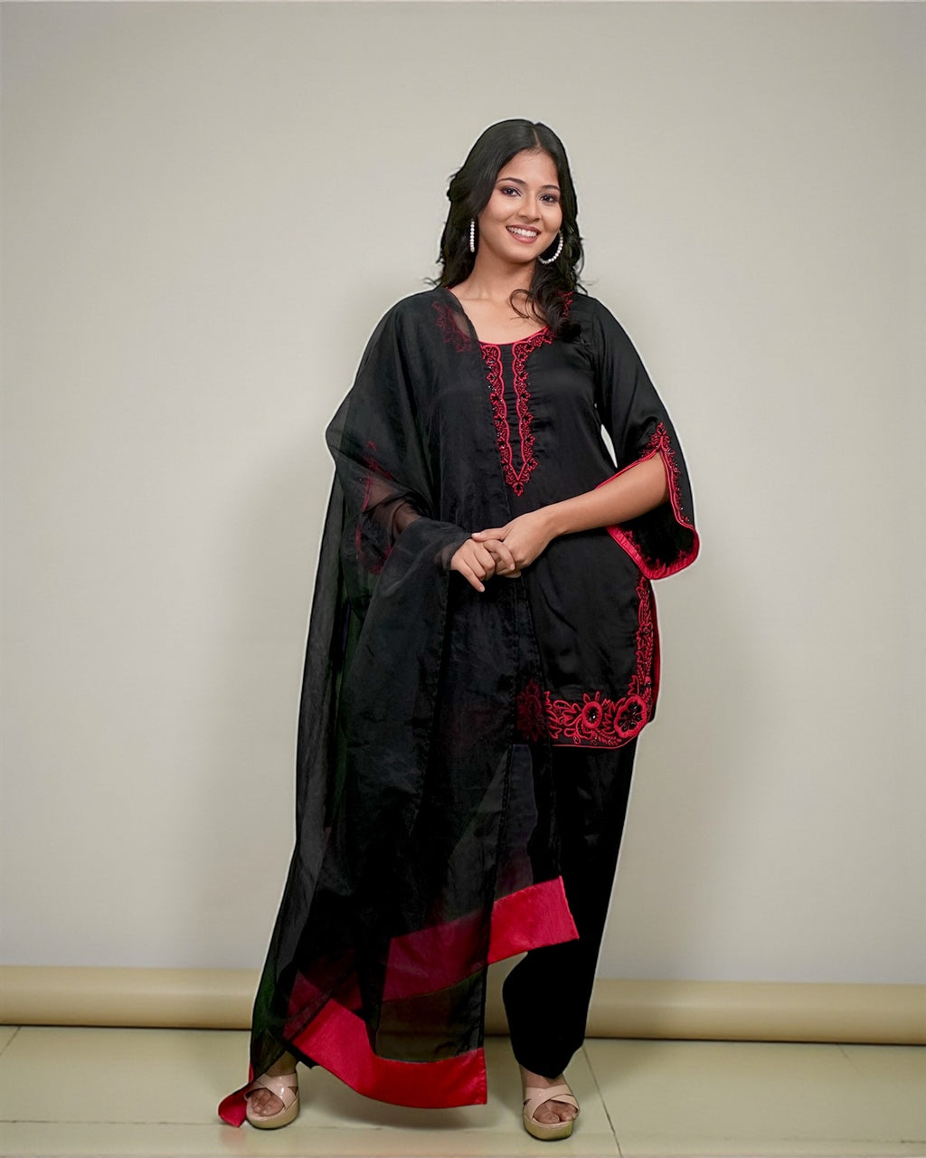 Gulabi Saaya Farsi Salwar