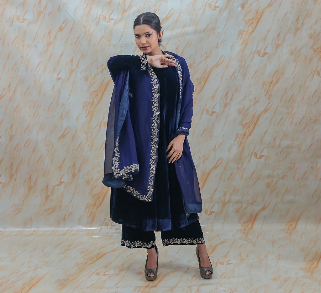 Neeli Makhmal Anarkali