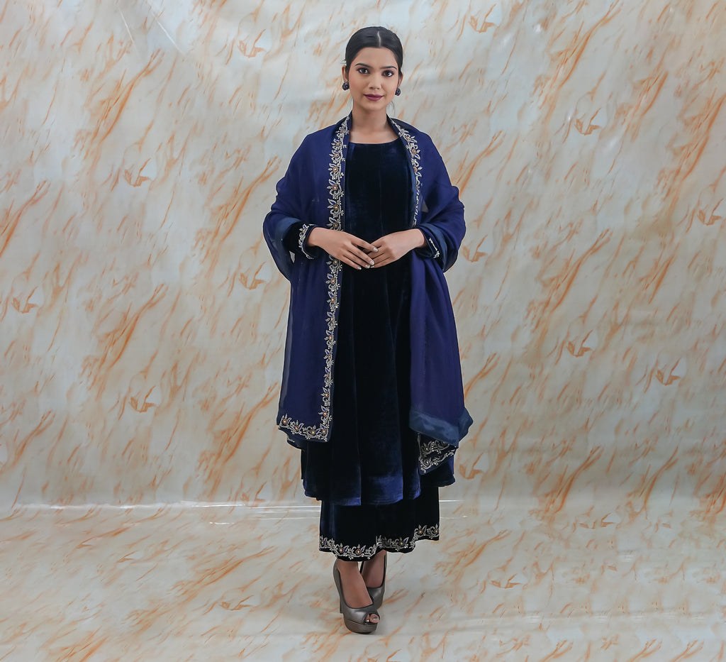 Neeli Makhmal Anarkali