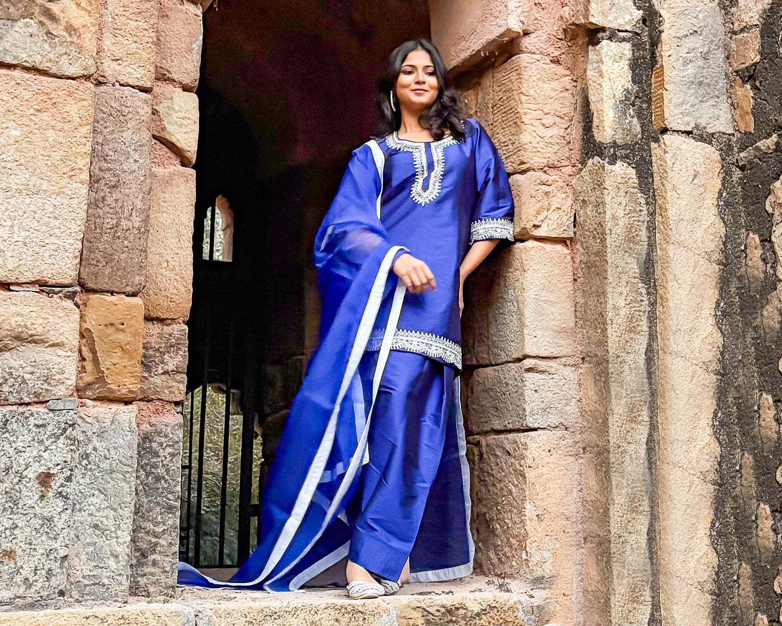 Noor-E-Neelam Farsi Salwar